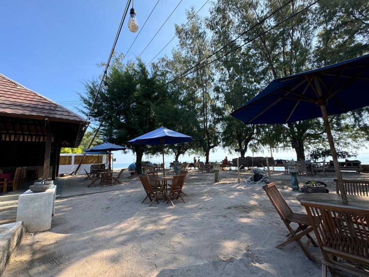 Sandy Beach Bungalows Gili Islands Exterior photo