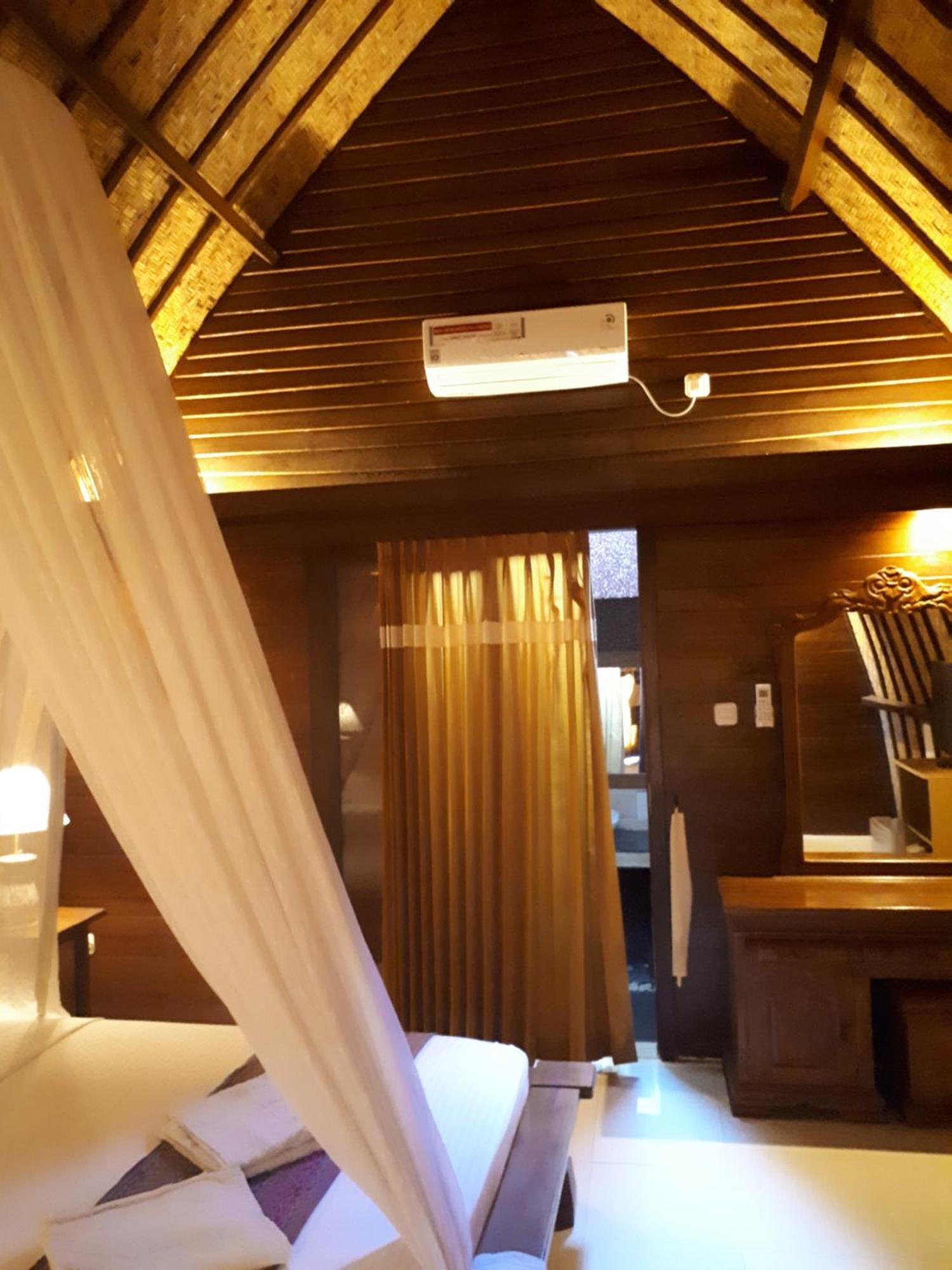 Sandy Beach Bungalows Gili Islands Exterior photo